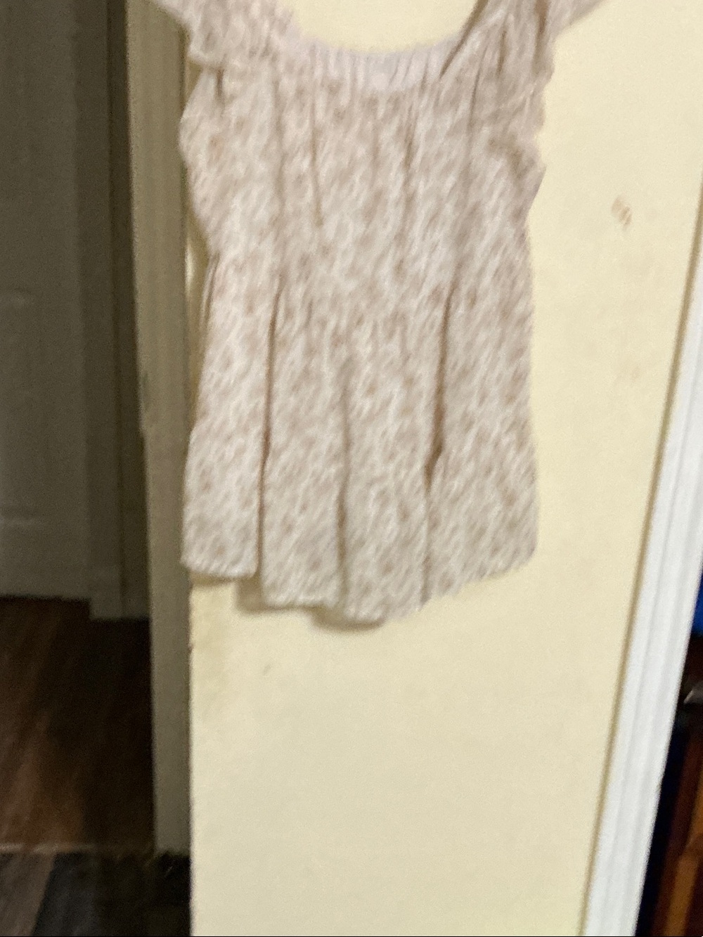 Women’s Floral Peplum shirt in Light Pink size medium